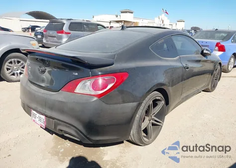 2010 Hyundai Genesis 3.8 Track z USA, uszkodzony, nr VIN KMHHU6KH1AU027856